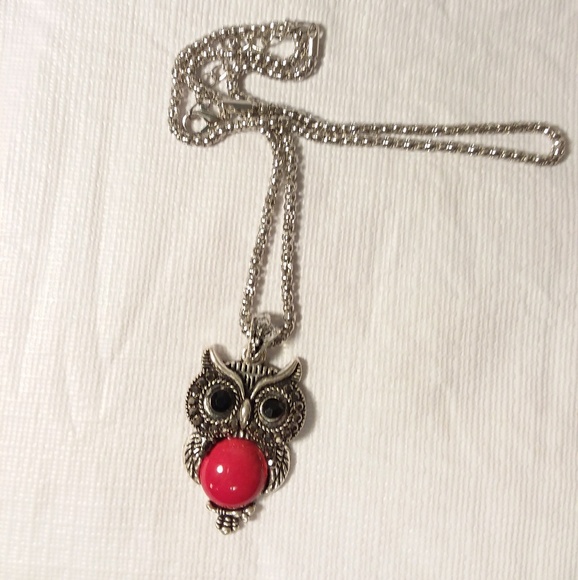 New Beautiful Owl Pendant Necklace - Picture 2 of 4